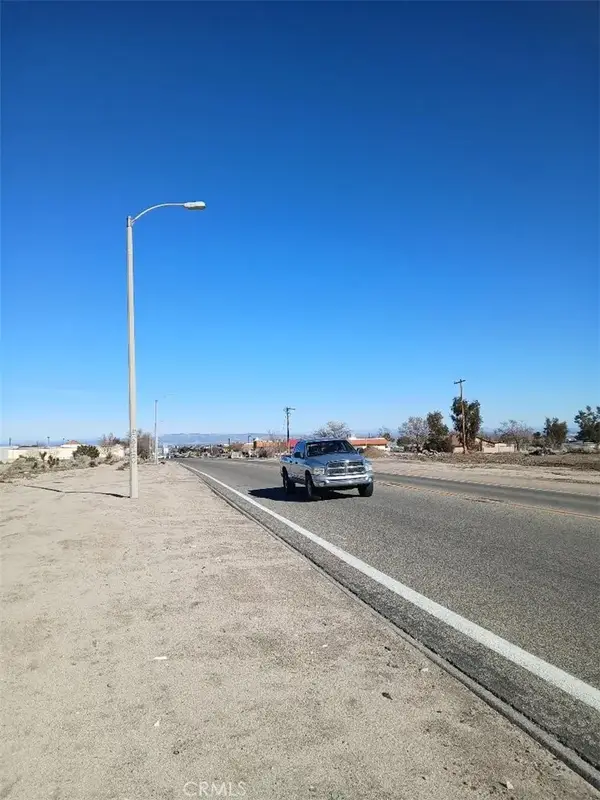 957 El Mirage, Adelanto, CA 92301