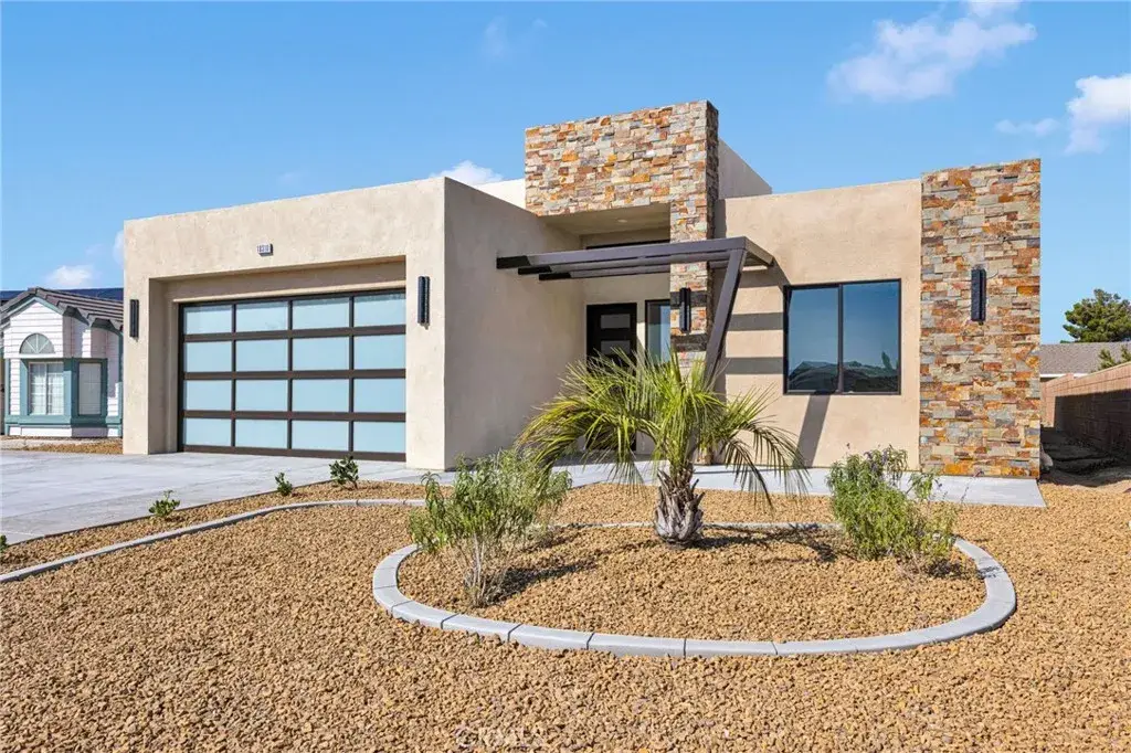 18310 Lakeview Drive, Victorville, CA 92395 - #1