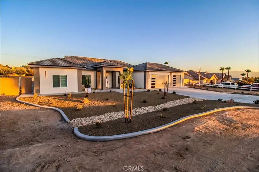 19299 Roanoke Road, Apple Valley, CA 92307 - #3