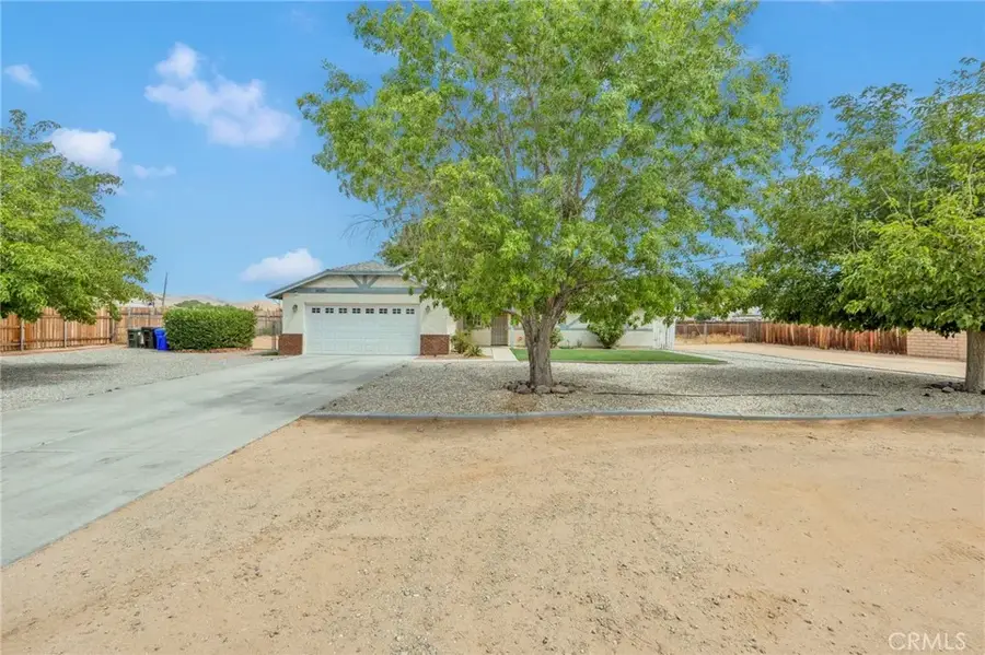 14285 Kiowa Road, Apple Valley, CA 92307 - #3