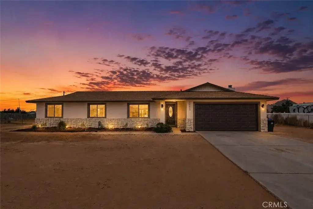 15620 Comanche Road, Apple Valley, CA 92307 - #1