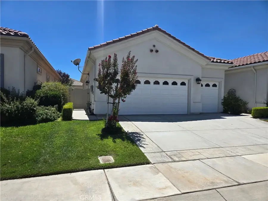 19371 Galloping Hill Road, Apple Valley, CA 92308 - #2