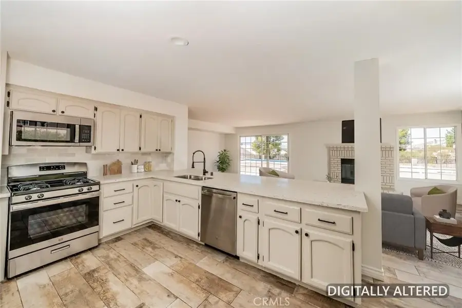16334 Ridge View Drive, Apple Valley, CA 92307 - #3