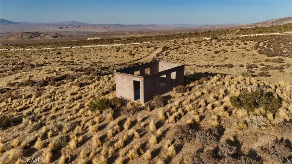 753 Crystal Creek (near), Lucerne Valley, CA 92356 - #1