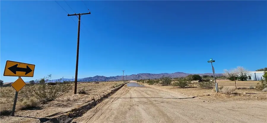 800 Mandrill St., Newberry Springs, CA 92365 - #2