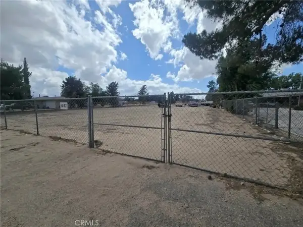 9082 11th Ave, Hesperia, CA 92345