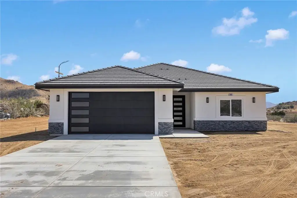 24911 Via Vista Rd, Apple Valley, CA 92308 - #1