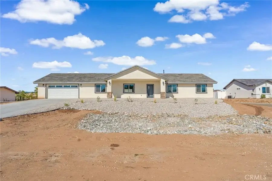 16218 Quantico Rd E, Apple Valley, CA 92307 - #3