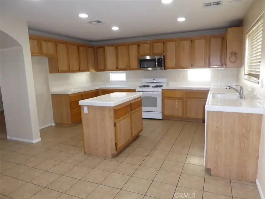 9390 Dragon Tree, Hesperia, CA 92344 - #3