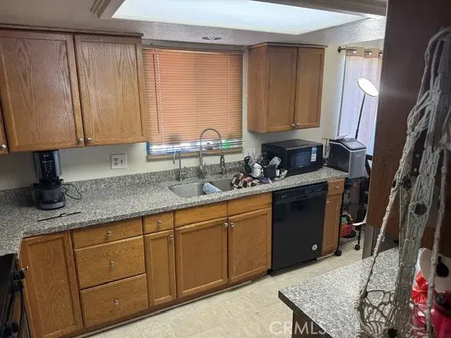 8105 Minstead, Hesperia, CA 92345 - #3