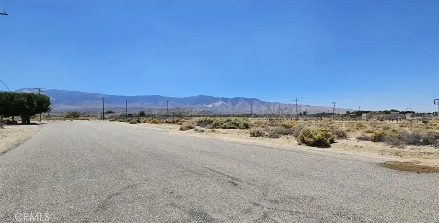 800 Oracle Rd., Lucerne Valley, CA 92356 - #2