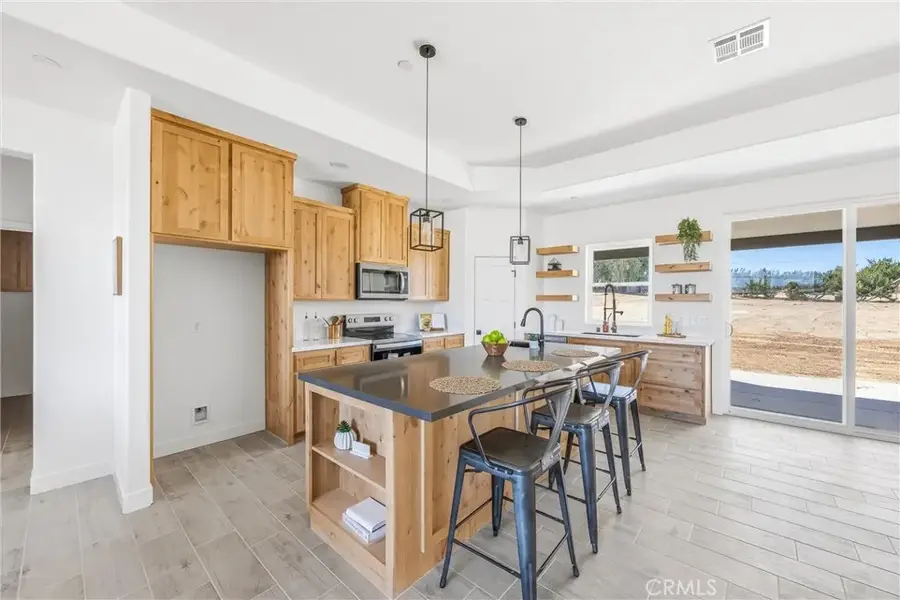 7390 Oakwood, Hesperia, CA 92345 - #3