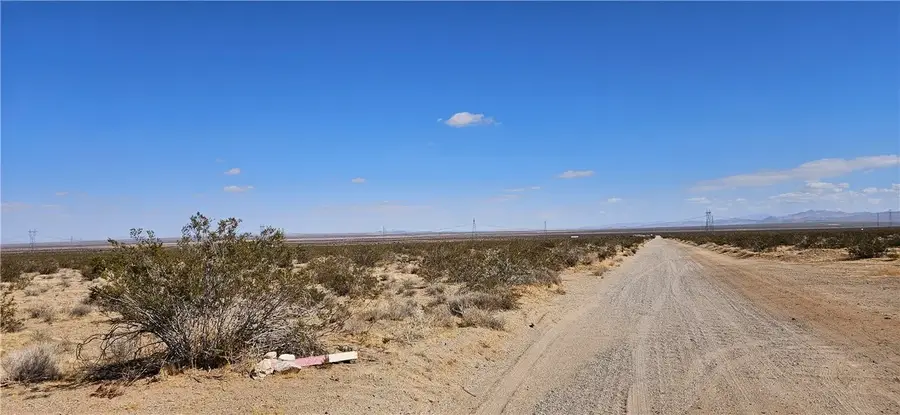 802 Princess Pat Mine Rd., Adelanto, CA 92301 - #2
