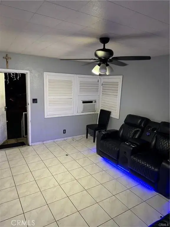 10439 Stanford Avenue, South Gate, CA 90280 - #3