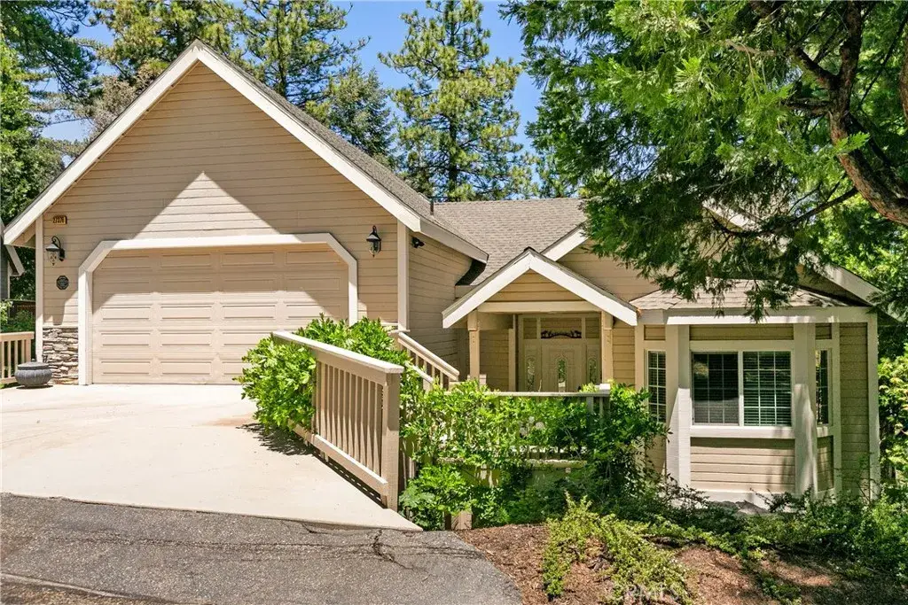 27376 Pinewood Drive, Lake Arrowhead, CA 92352 - Image #1