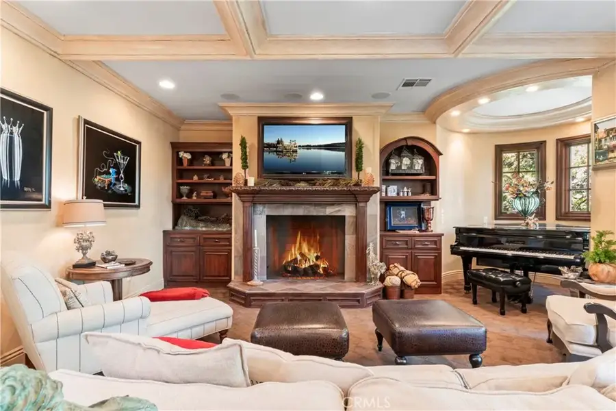 207 Blue Lake Road, Lake Arrowhead, CA 92352 - Image #2