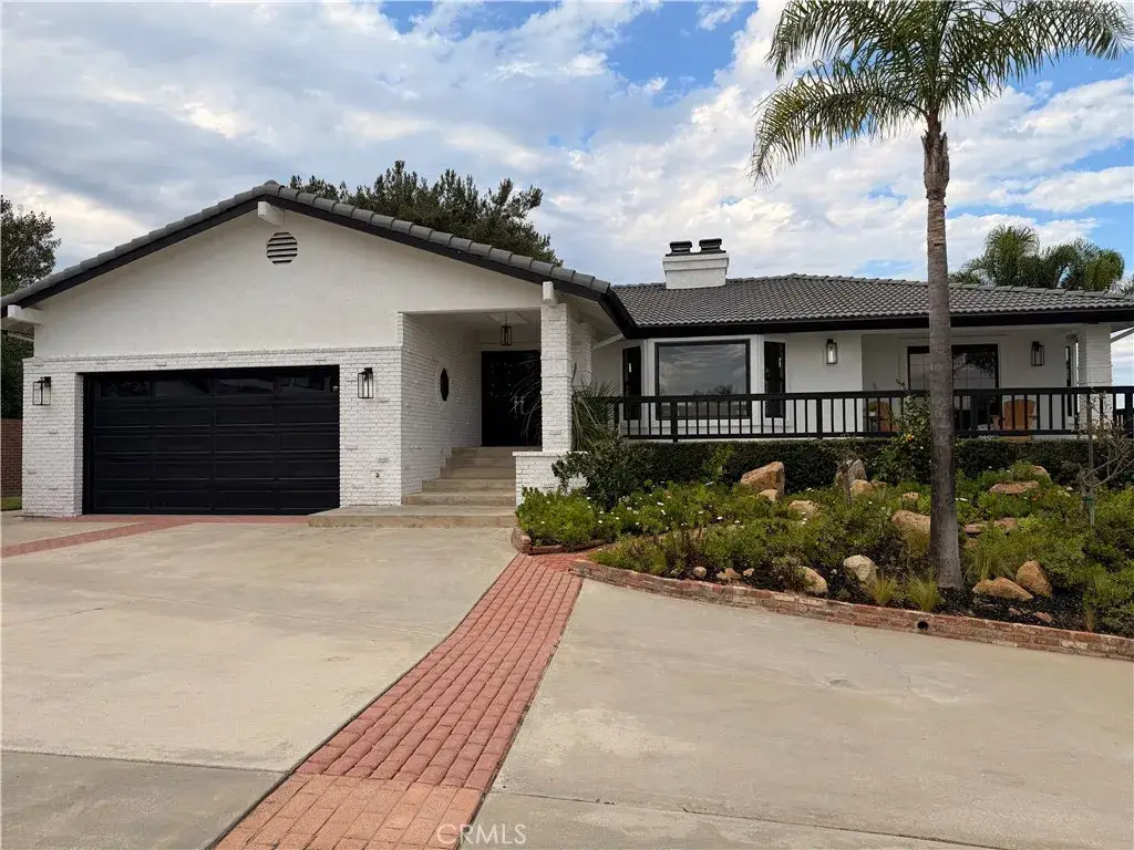 1677 S Hill Avenue, Fallbrook, CA 92028 - Image #1