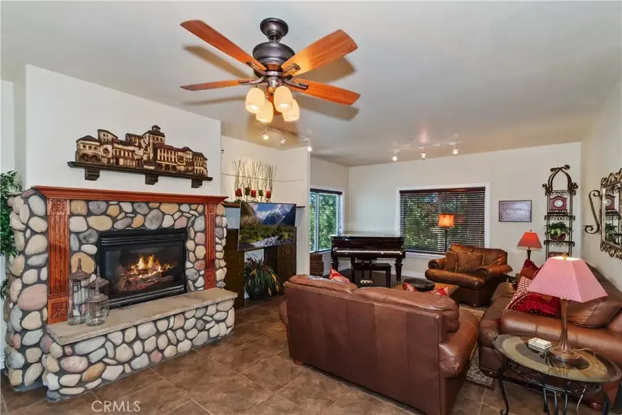 26589 Amador, Lake Arrowhead, CA 92352 - Image #3