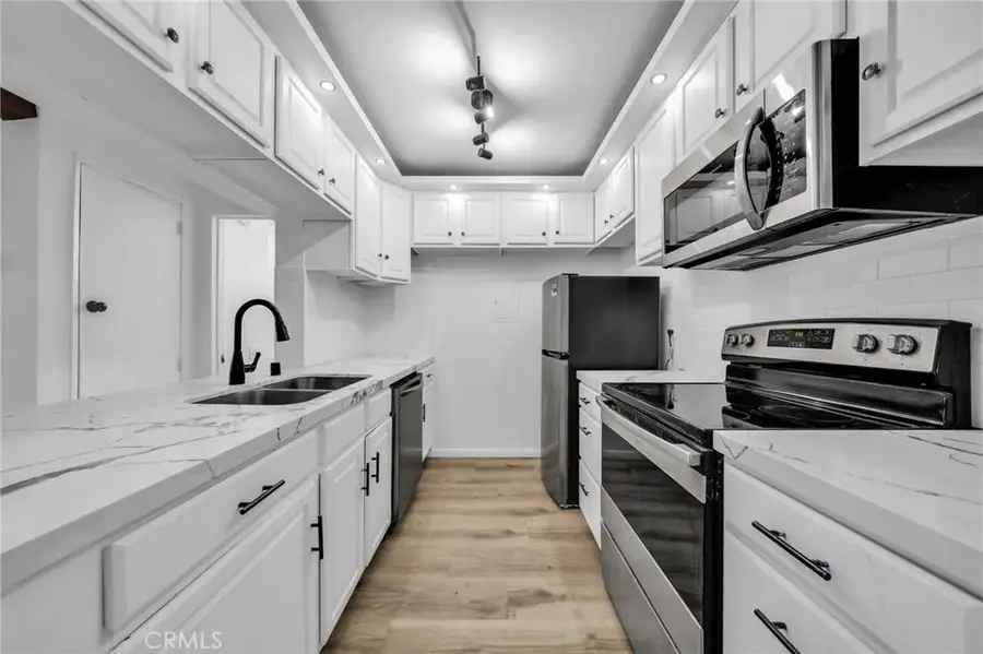 5460 White Oak #K207, Encino, CA 91316 - Image #3