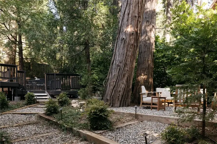 224 Crest Circle, Lake Arrowhead, CA 92352 - Image #2