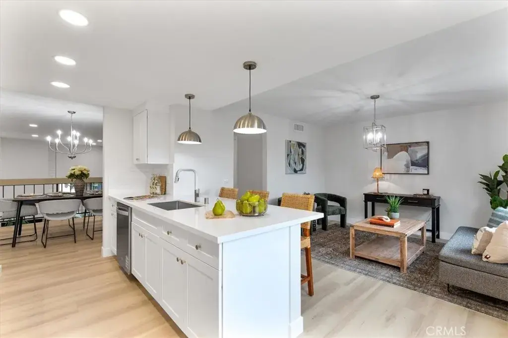 17150 Burbank Boulevard #25, Encino, CA 91316 - Image #1