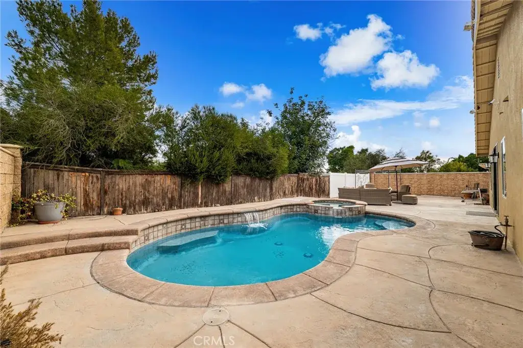 1395 Pinewood Dr, Corona, CA 92881 - Image #1