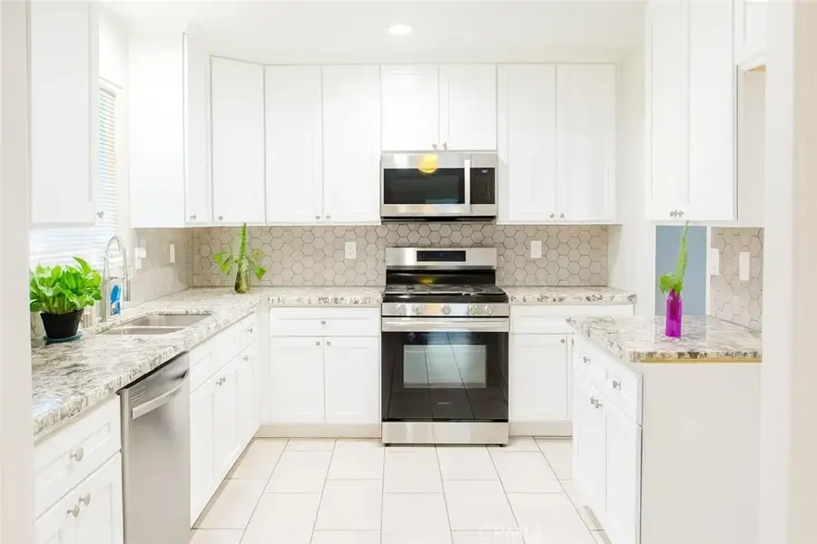 16965 Palm, Hesperia, CA 92345 - Image #2