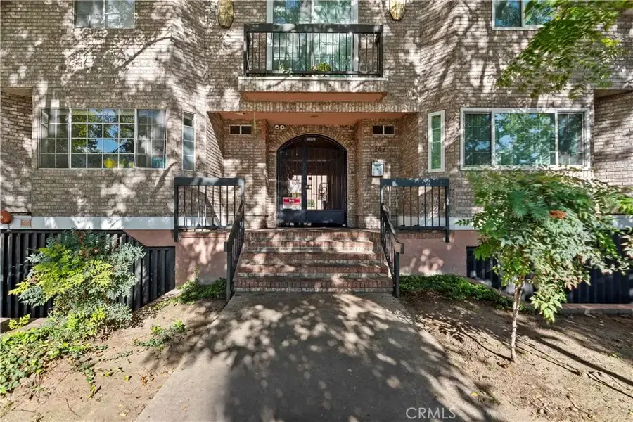 147 W Acacia Ave. #104, Glendale, CA 91204 - Image #2