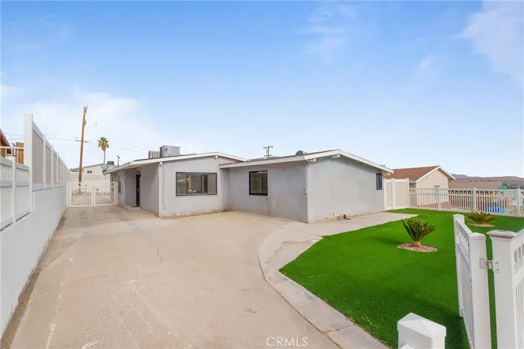 913 E Virginia, Barstow, CA 92311 - Image #1