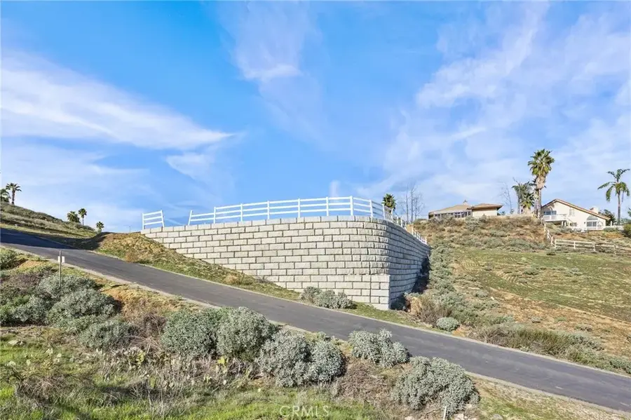 16538 Canyon Ridge Rd, Riverside, CA 92503 - Image #3