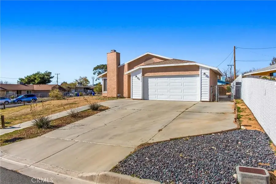 16422 Tolowa, Apple Valley, CA 92307 - Image #2
