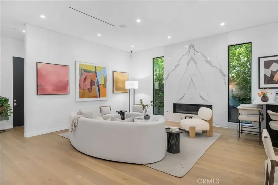 15231 Greenleaf Street, Sherman Oaks, CA 91403 - Image #3