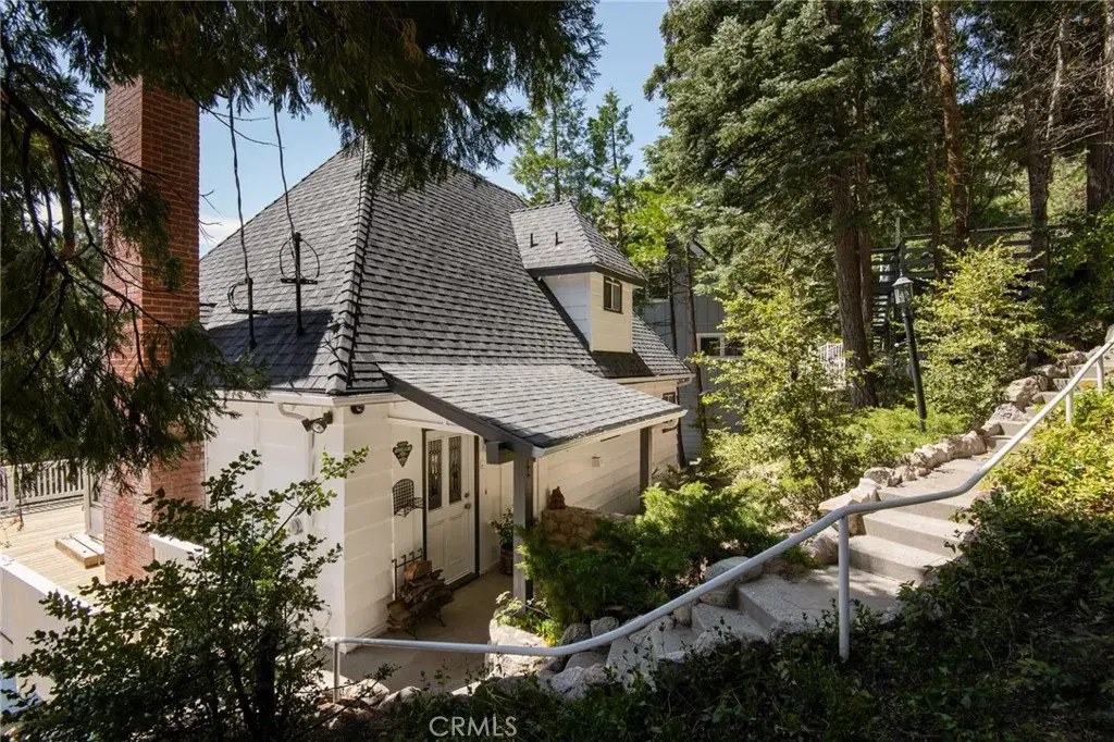 28956 Palisades Drive, Lake Arrowhead, CA 92352 - Image #1