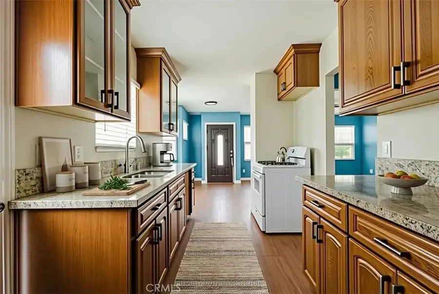 2226 Hauser Boulevard, Los Angeles, CA 90016 - Image #2