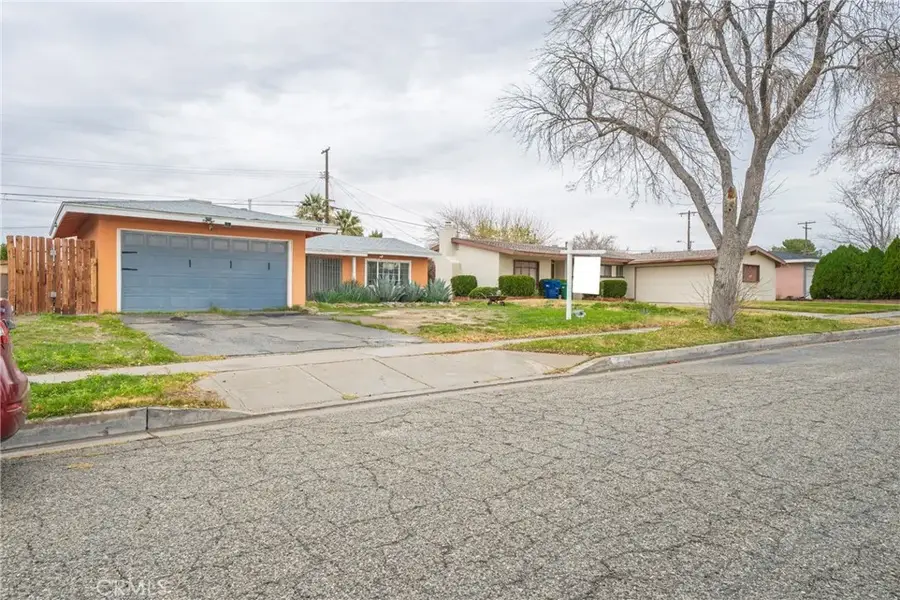 423 Landsford Street, Lancaster, CA 93535 - Image #2