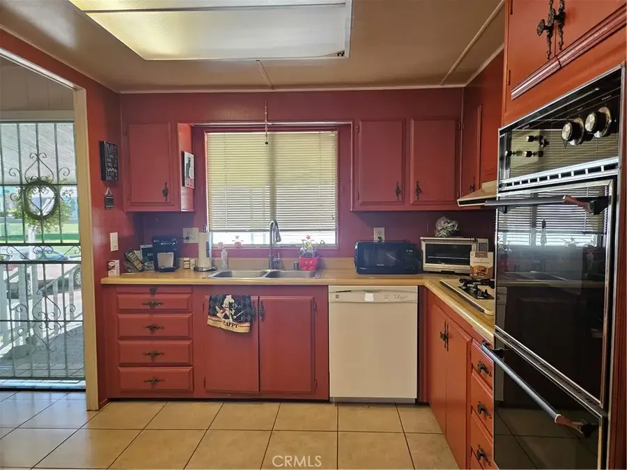 1387 Thornwood, Corona, CA 92882 - Image #2