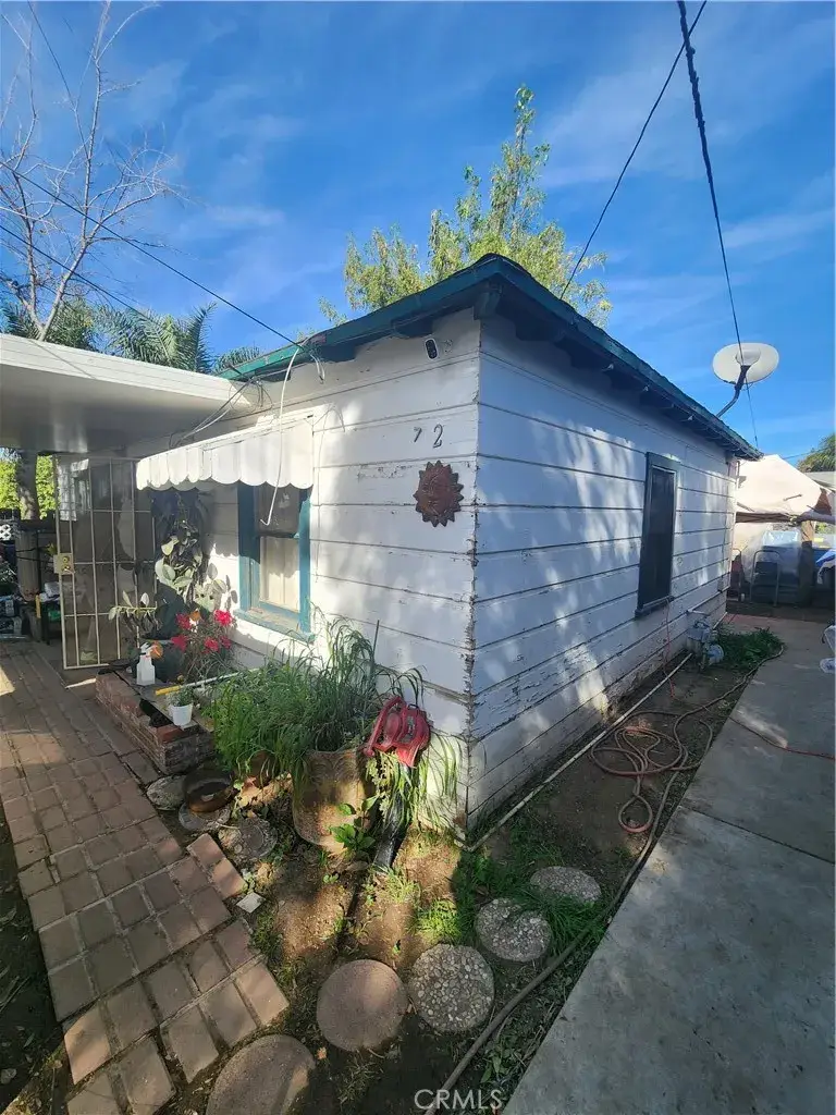 712 S 1/2 S Vicentia, Corona, CA 92882 - #1