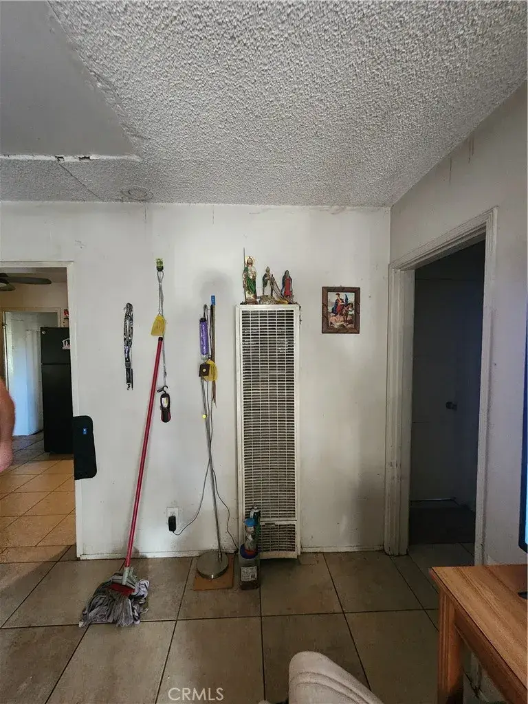 712 S 1/2 S Vicentia, Corona, CA 92882 - #3