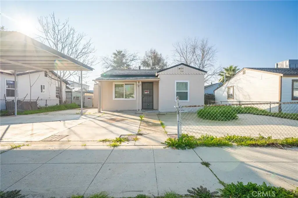 703 Woodrow Avenue, Bakersfield, CA 93308 - Image #1