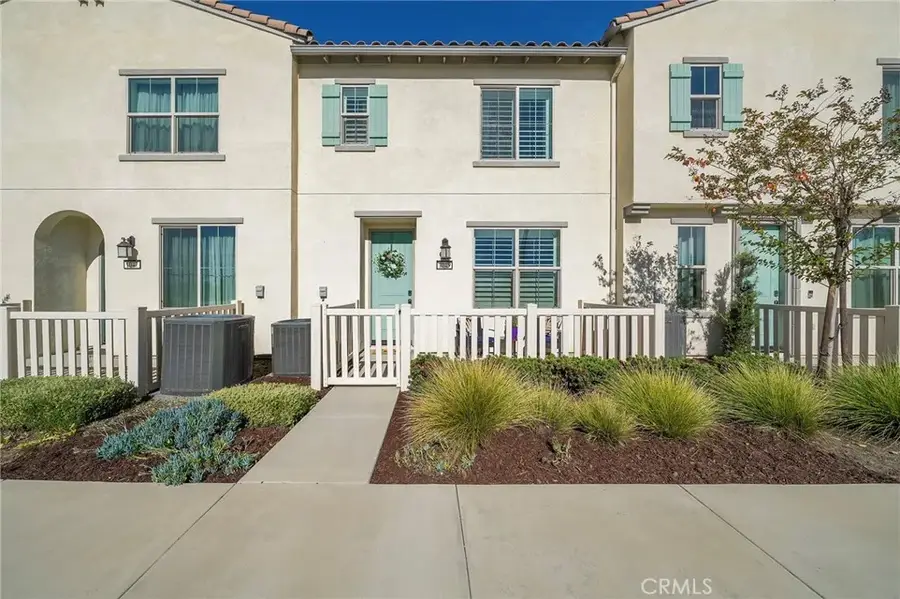 1045 W Clover, Rialto, CA 92376 - Image #2