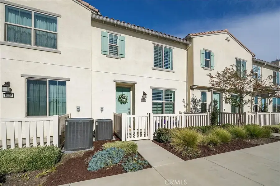 1045 W Clover, Rialto, CA 92376 - Image #3