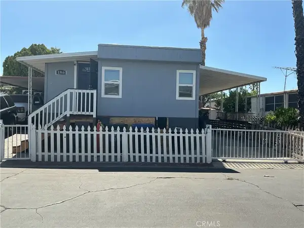 1097 State, Hemet, CA 92543
