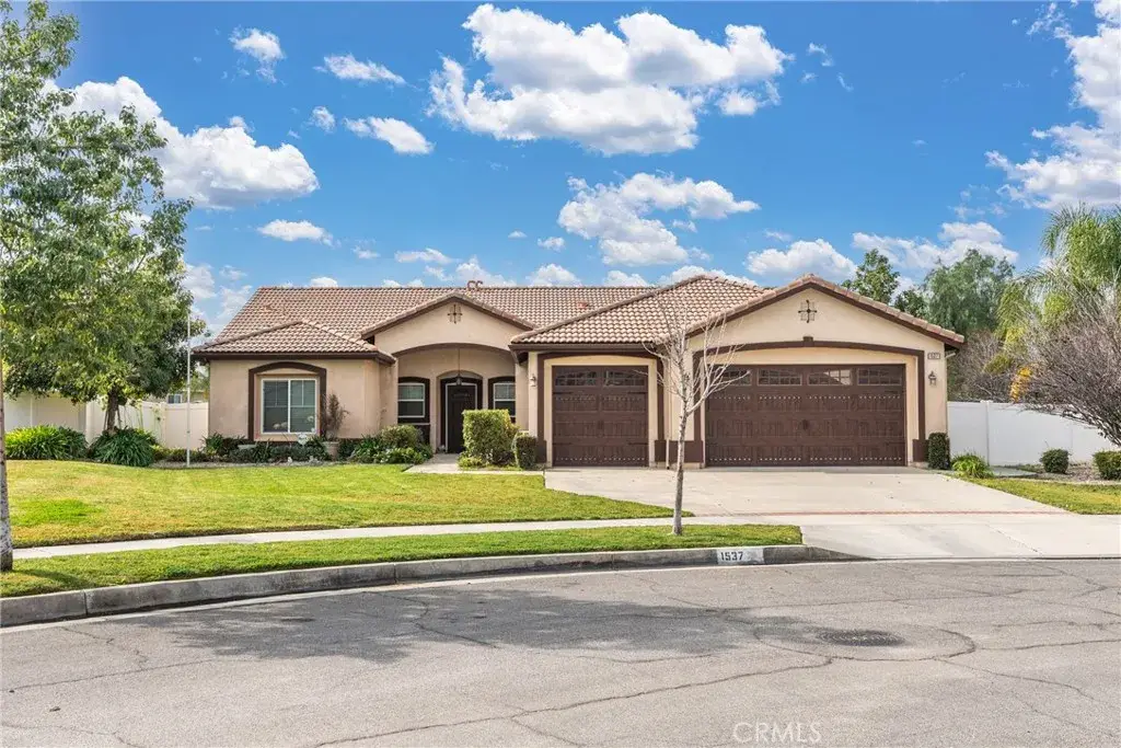 1537 Carmel Court, Redlands, CA 92374 - #1