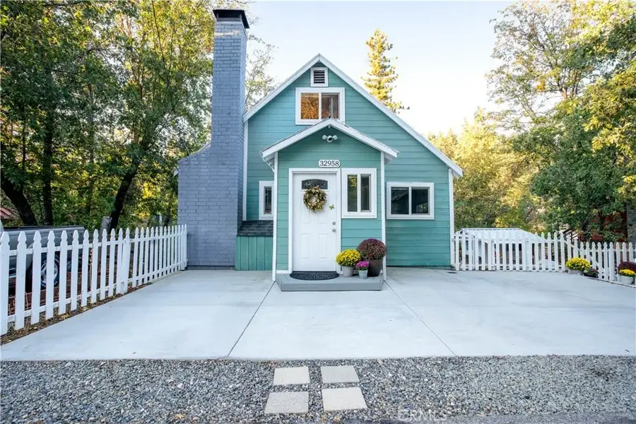 32958 Squirrel Ln, Running Springs, CA 92382 - Image #2