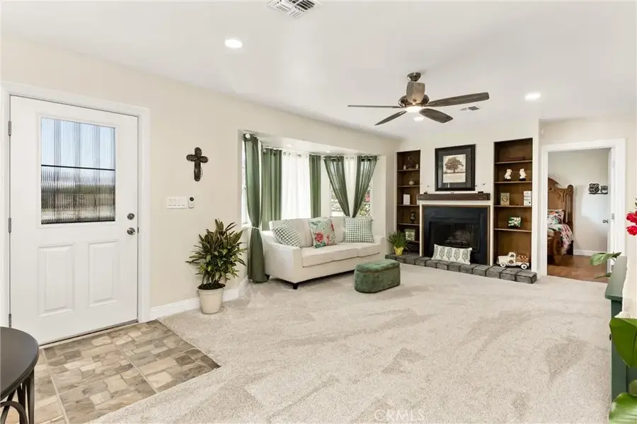 193 N Maple Avenue, Fontana, CA 92335 - #3