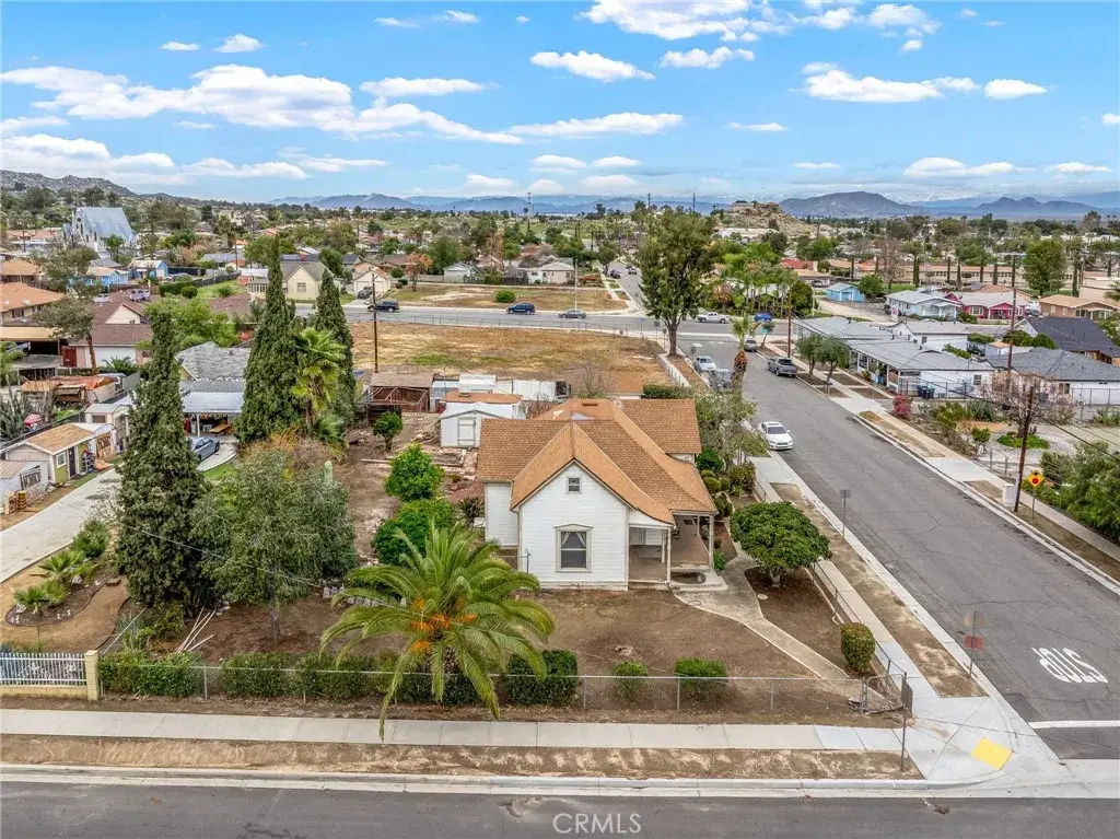 306 W 6th Street, Perris, CA 92570 - #1