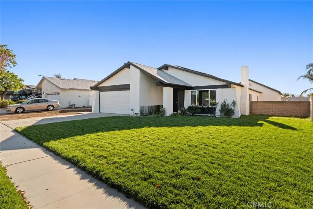 1051 Nottingham, Corona, CA 92878 - #1