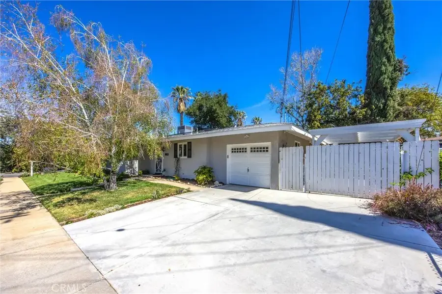 919 Chestnut Avenue, Redlands, CA 92373 - #3