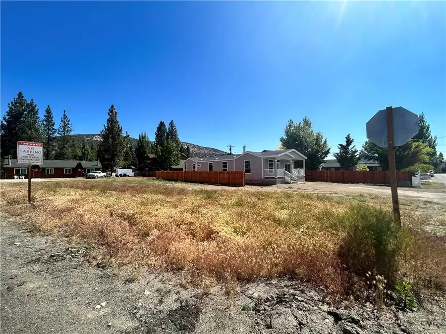 900 Greenway Drive, Big Bear City, CA 92314 - #3