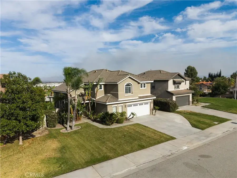 8352 Clover Creek Road, Riverside, CA 92508 - #3